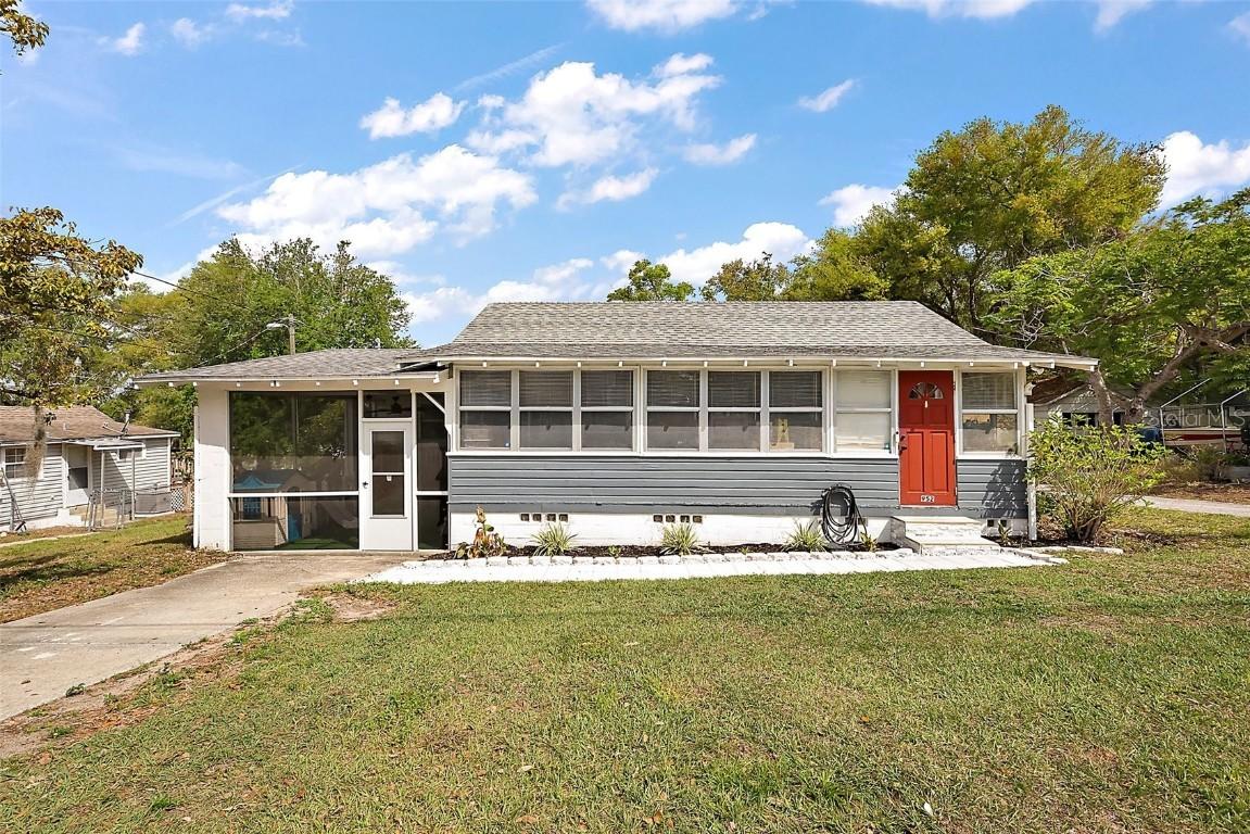 952 W Montrose St, Clermont, FL 34711