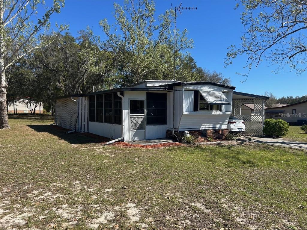 13281 SE 180th St., Weirsdale, FL 32195