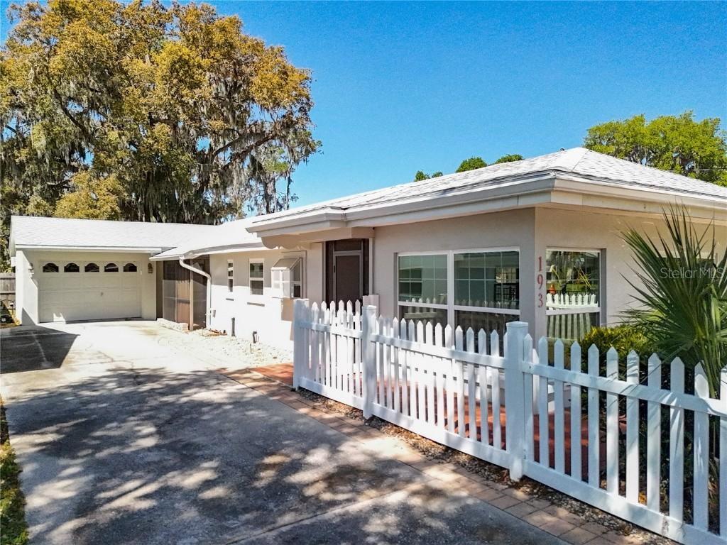 193 Bay Rd., Mount Dora, FL 32757