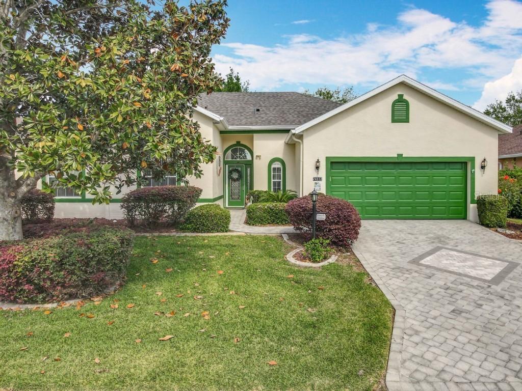 24112 Robinwood St., Leesburg, FL 34748