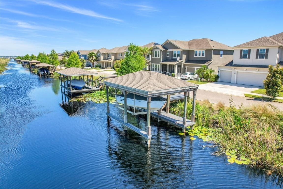 403 Blue Cypress Dr., Groveland, FL 34736