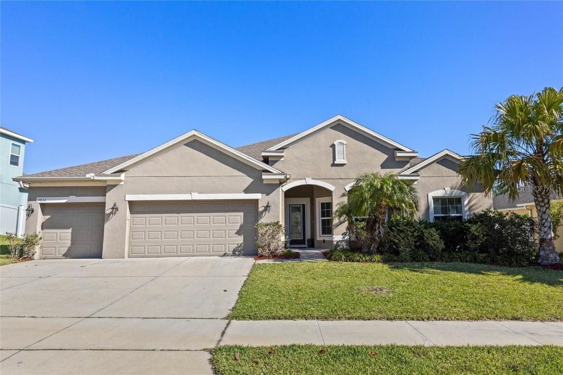 3032 Zander Dr., Grand Island, FL 32735