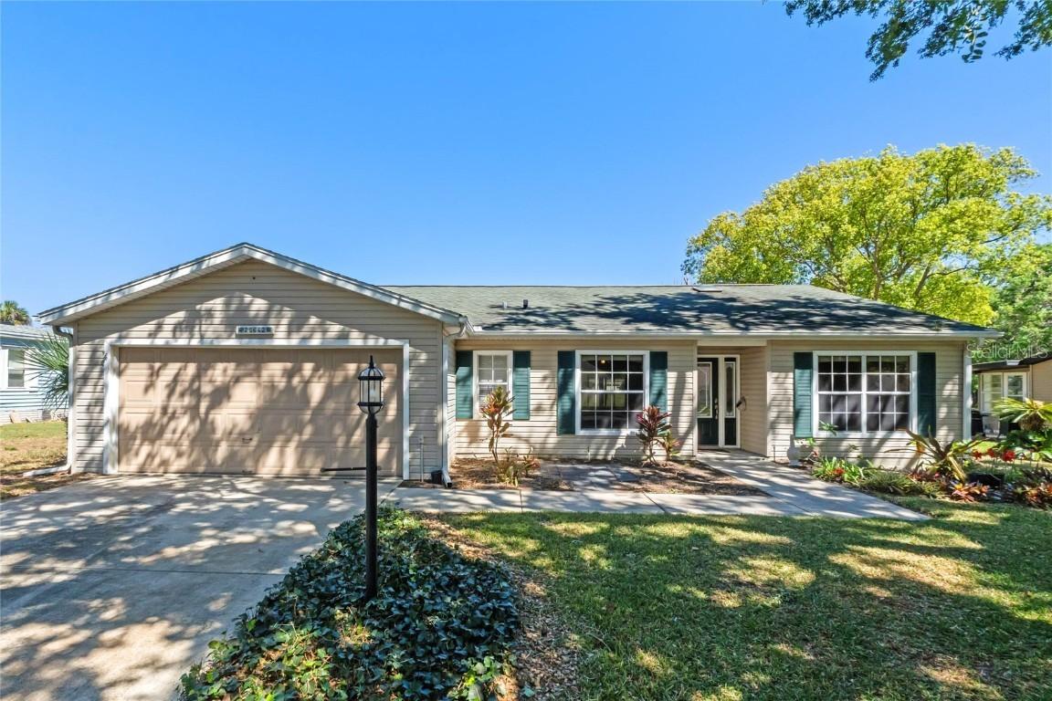 25642 Oak Alley, Leesburg, FL 34748