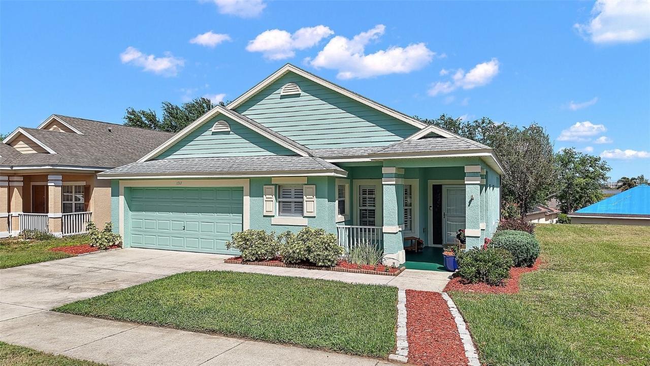1317 Longville Cir., Tavares, FL 32778