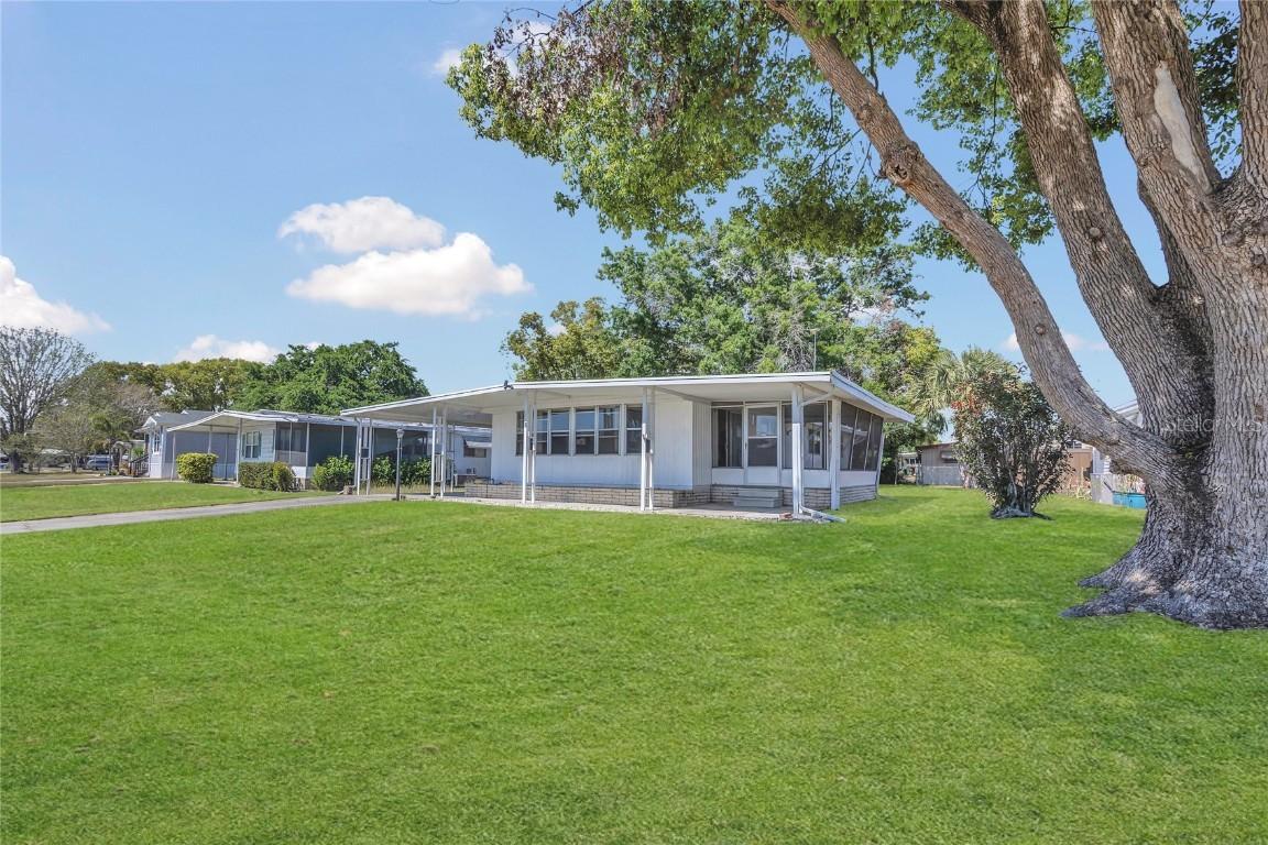1112 Elkhart Cir., Tavares, FL 32778