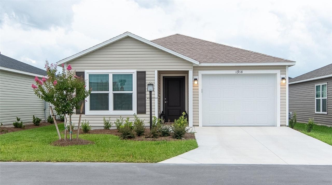1914 Hux Ct., The Villages, FL 34762