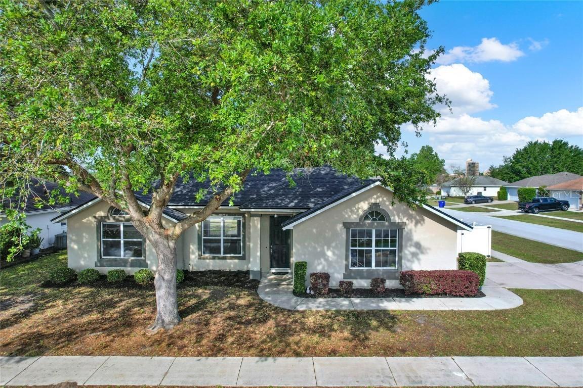 1313 Lake Idamere Blvd., Tavares, FL 32778