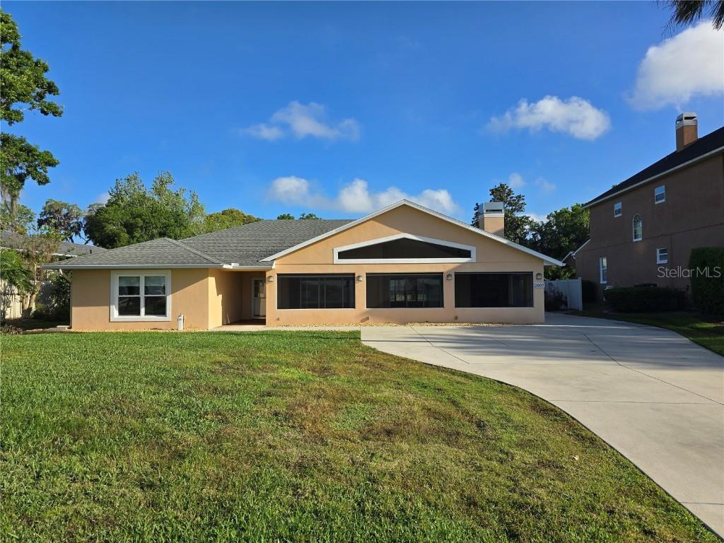 2037 Lakeshore Dr., Mount Dora, FL 32757