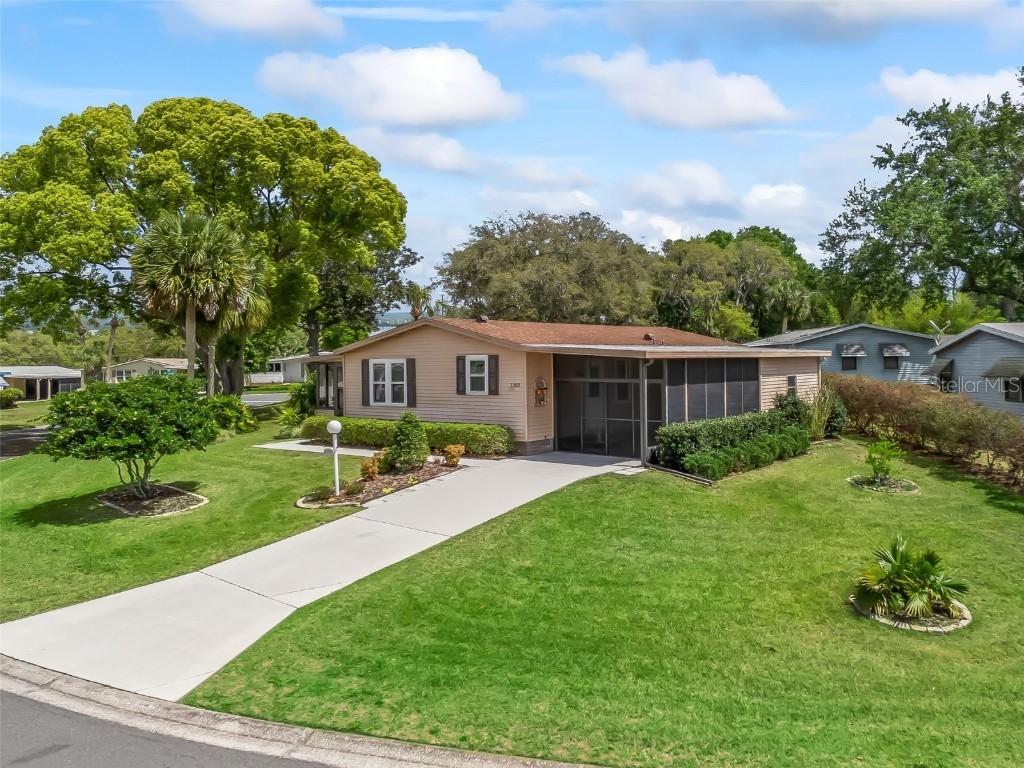 1003 Parker Pl., Lady Lake, FL 32159