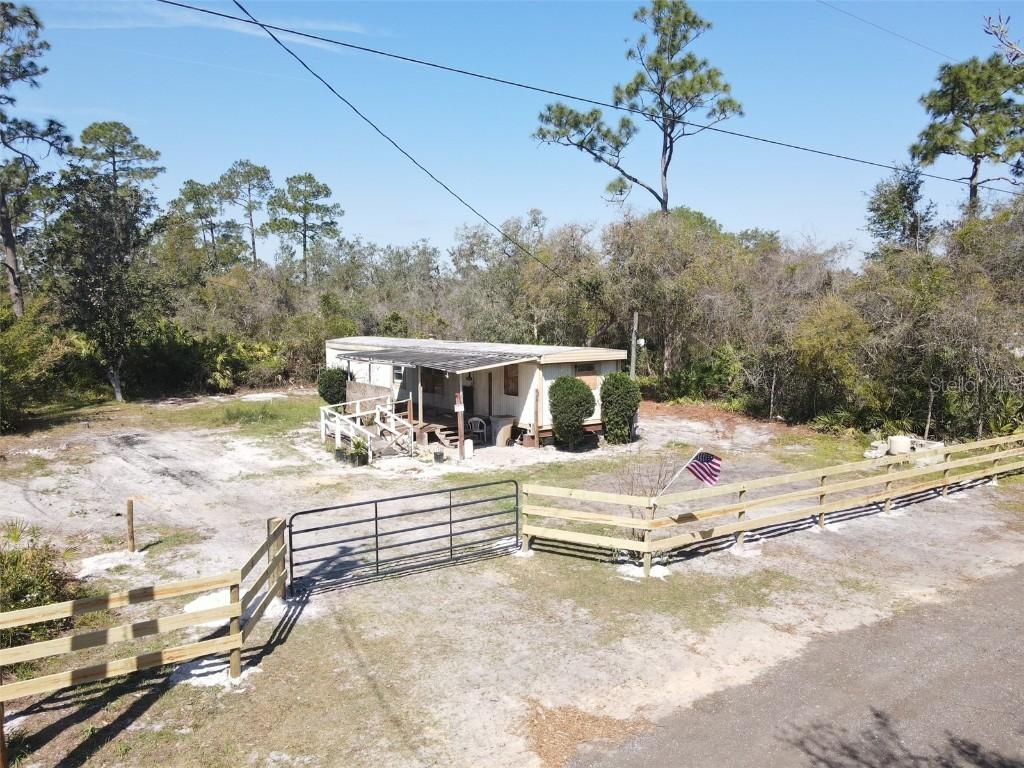 45411 Carolina St., Paisley, FL 32767