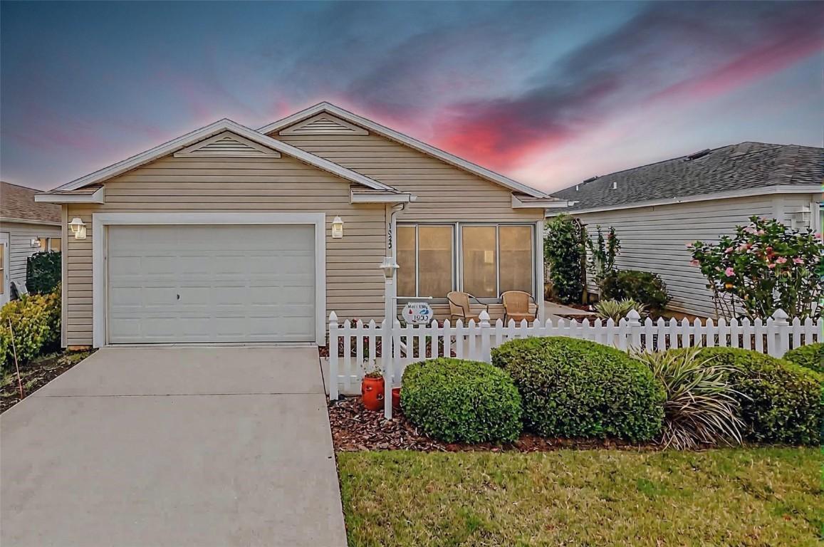 1833 Endsley Ct., The Villages, FL 32162