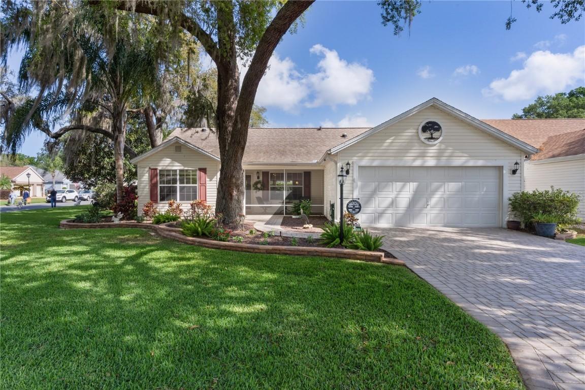 411 Loma Paseo Dr., The Villages, FL 32159