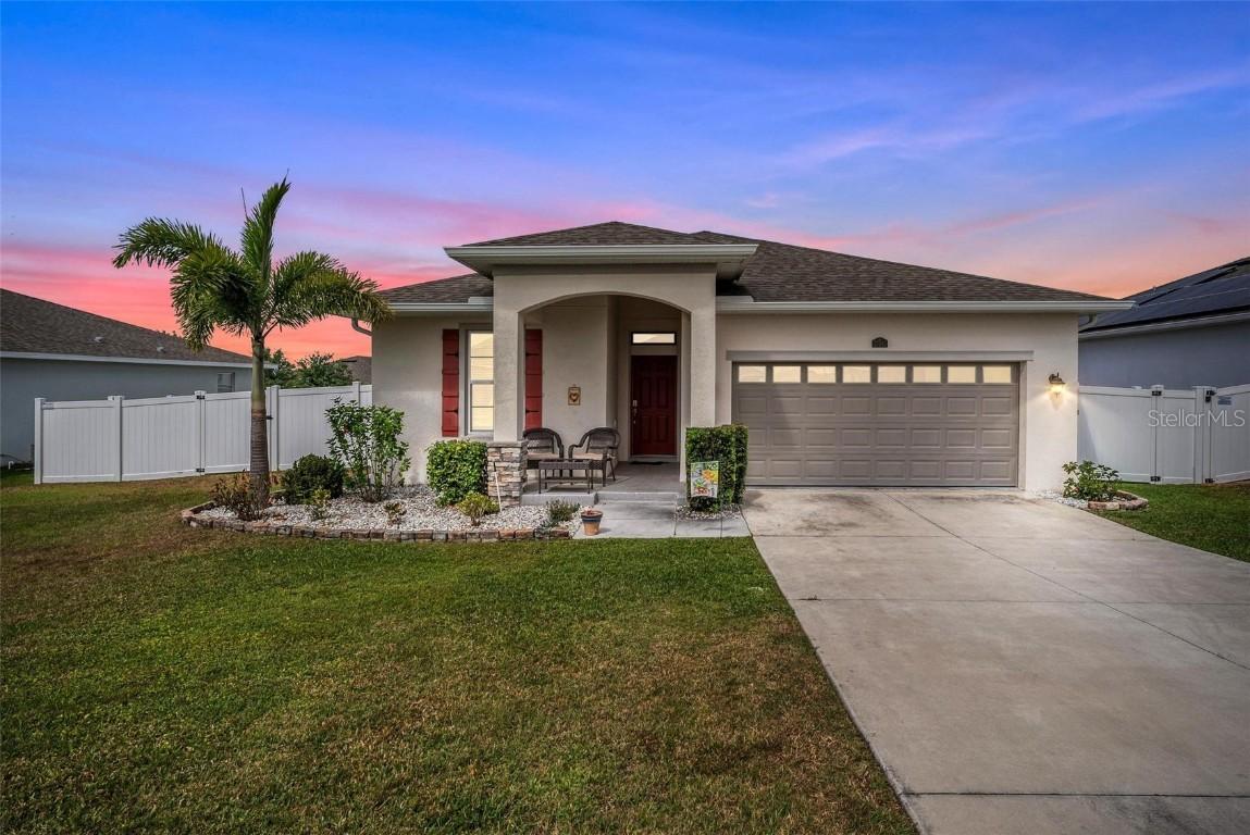 37045 Scenic Ridge Dr., Grand Island, FL 32735