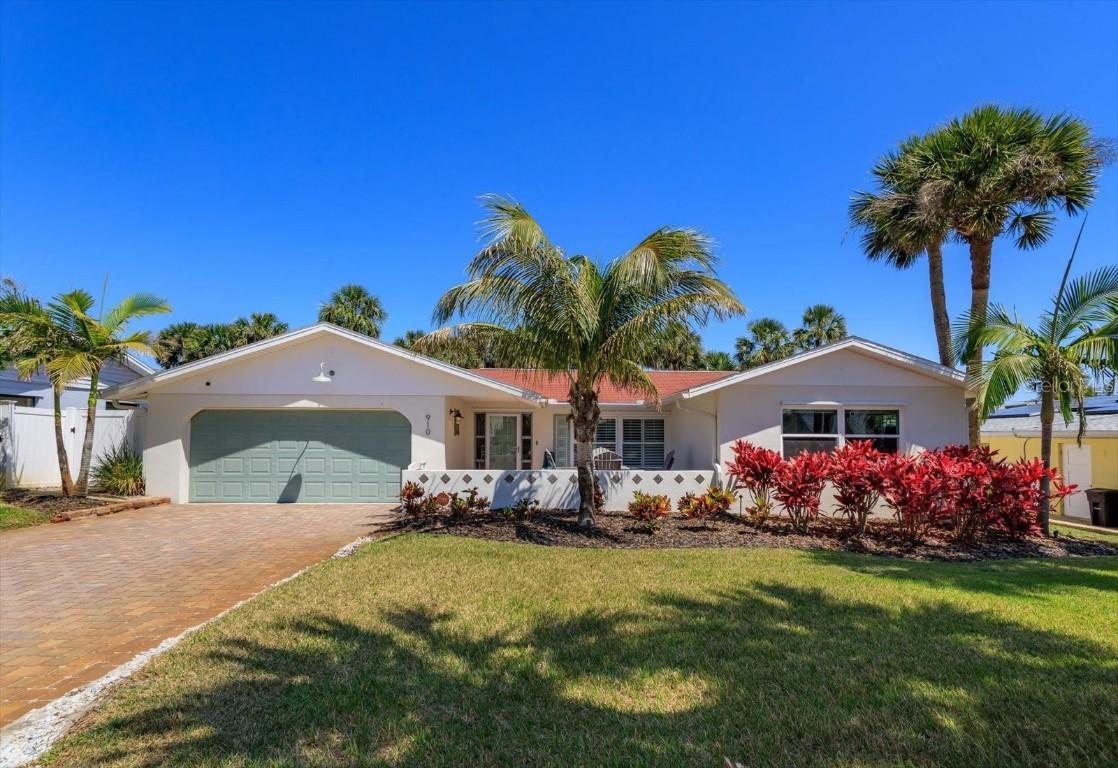 910 Locust St., New Smyrna Beach, FL 32169