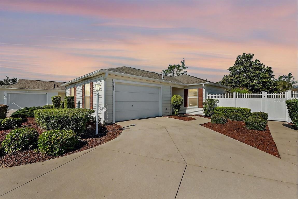 17800 SE 91st Gaylark Ave., The Villages, FL 32162