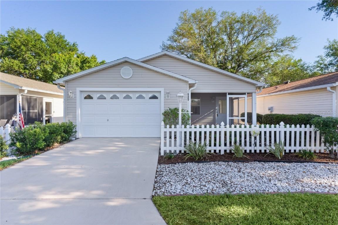 9325 SE 172nd Garden St., The Villages, FL 32162