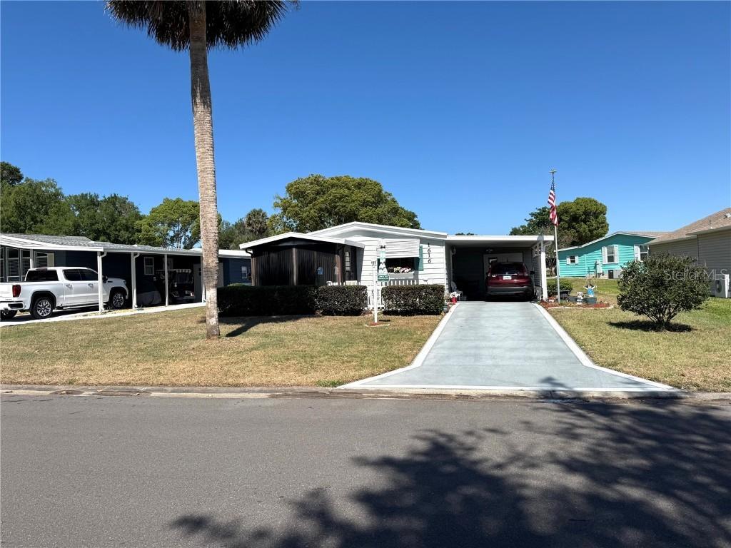 1616 Lauren Ln., Lady Lake, FL 32159