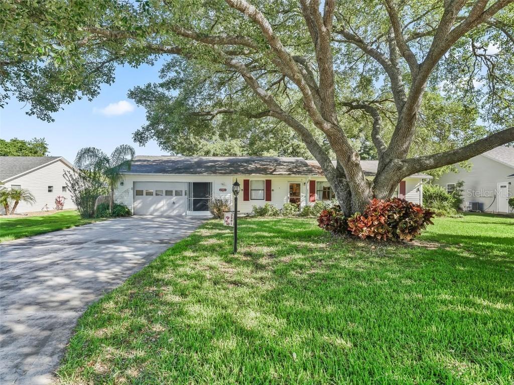 2401 Greenlaw Ct., Leesburg, FL 34788