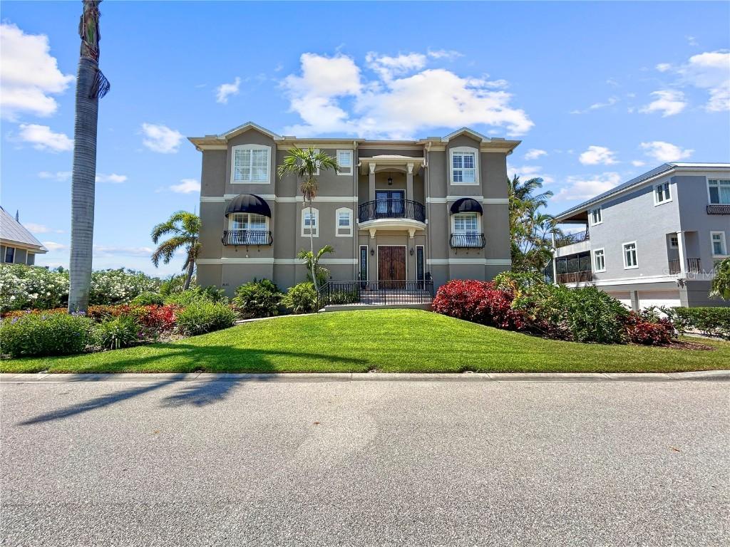 7020 Hawks Harbor Cir., Bradenton, FL 34207
