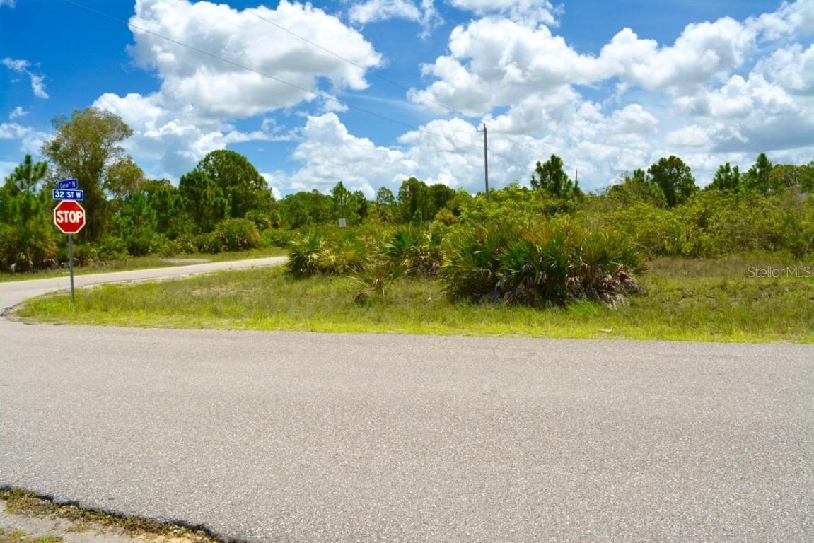 2922 Gene Ave., Lehigh Acres, FL 33971