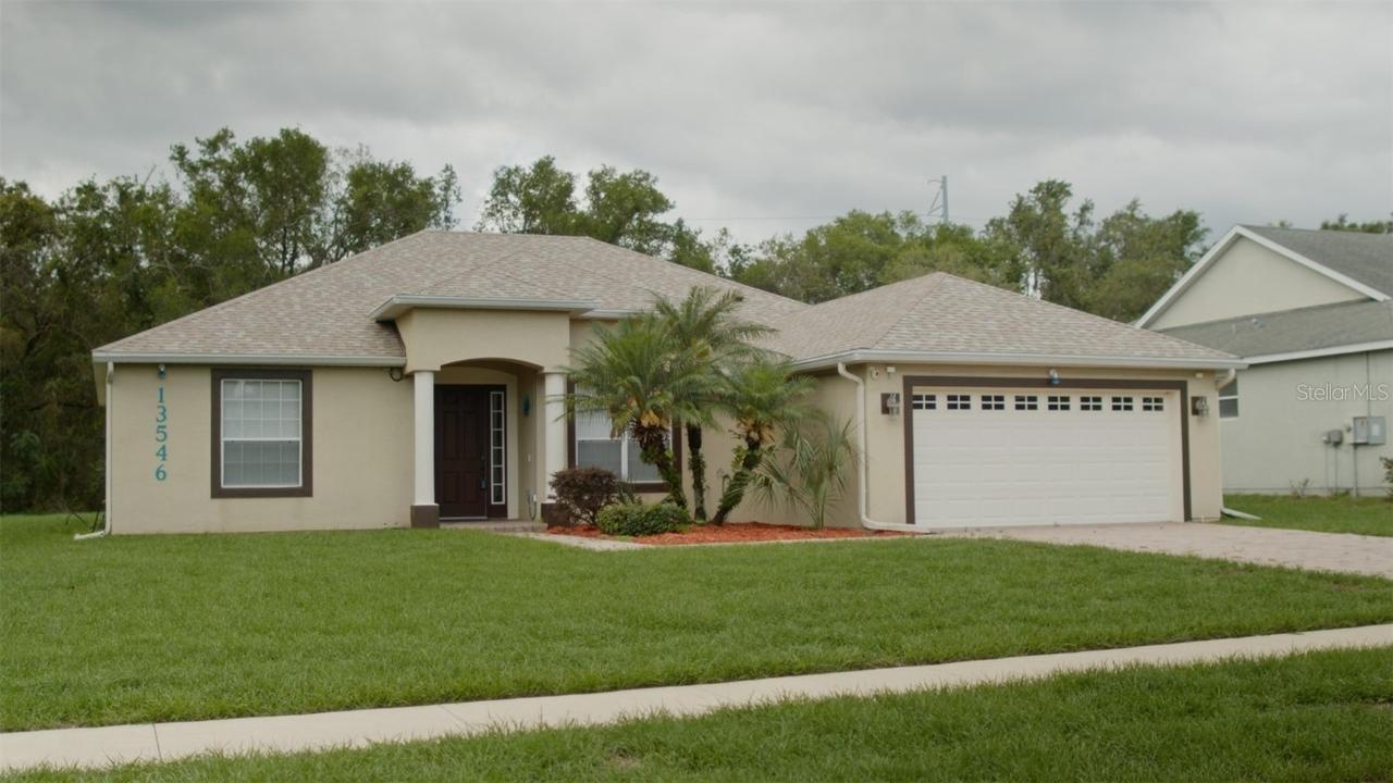13546 Biscayne Grove Ln., Grand Island, FL 32735
