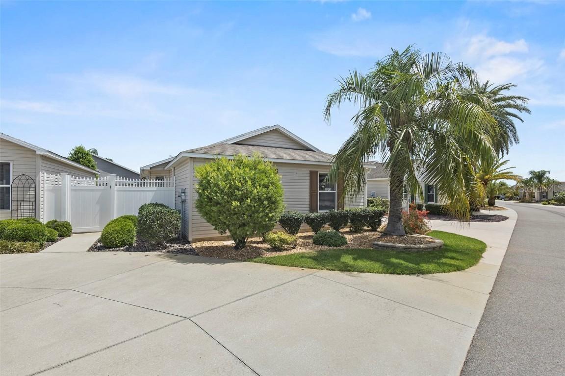 2293 Wayland St., The Villages, FL 32162
