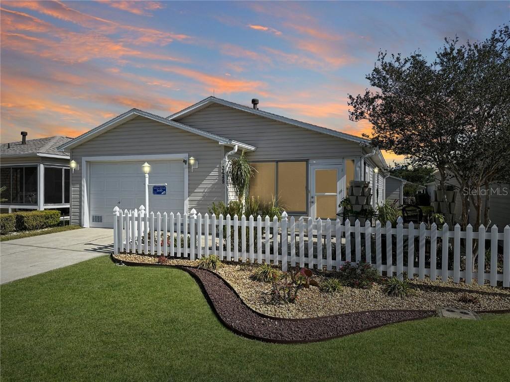 2449 Kingstree Pl., The Villages, FL 32162