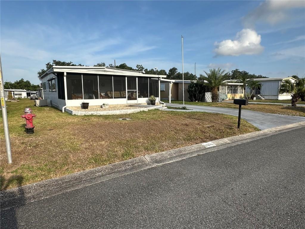 609 Coachwood Central, Leesburg, FL 34748