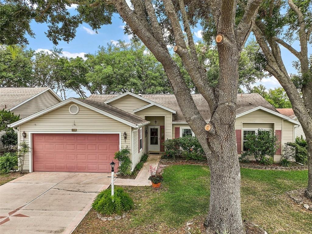 25333 River Crest Dr., Leesburg, FL 34748