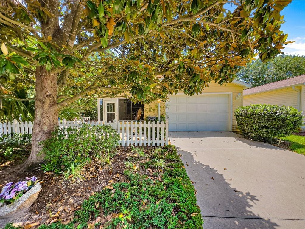 2102 Estevez Dr., The Villages, FL 32159