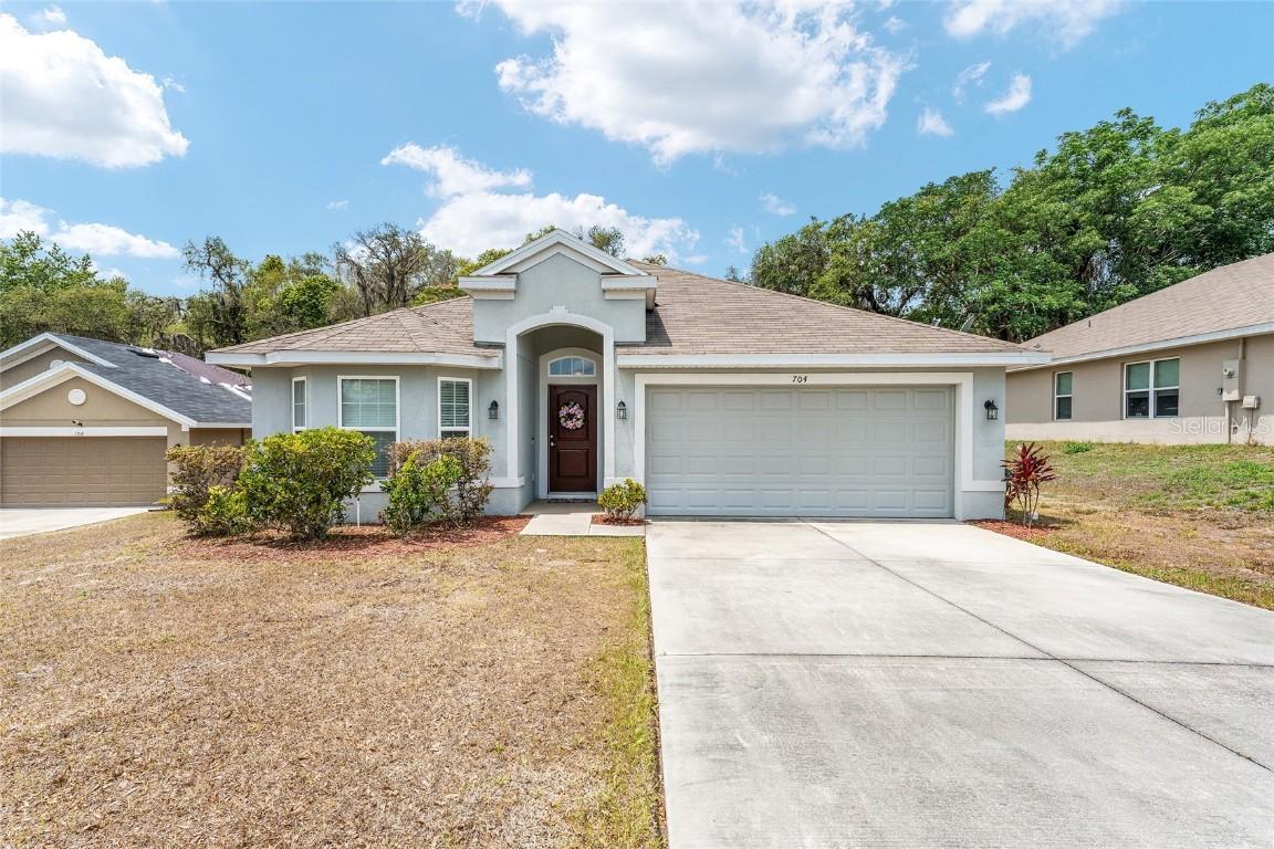 704 Chelsea Ave., Fruitland Park, FL 34731