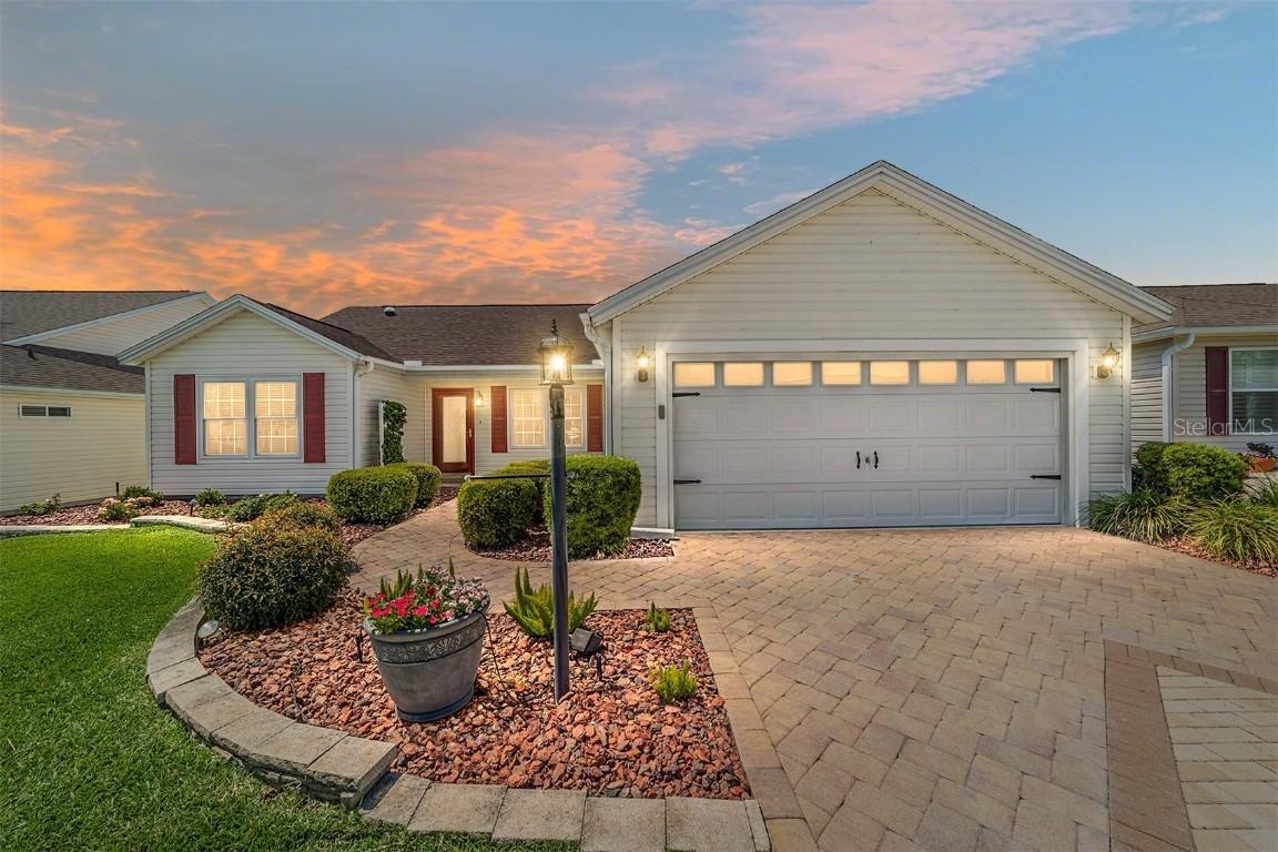 3041 Batally Ct., The Villages, FL 32162
