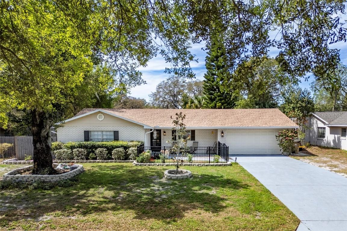 3430 Laurel Dr., Mount Dora, FL 32757