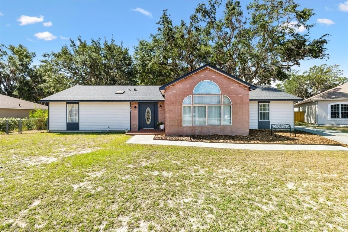 307 Water Shore Dr., Leesburg, FL 34748
