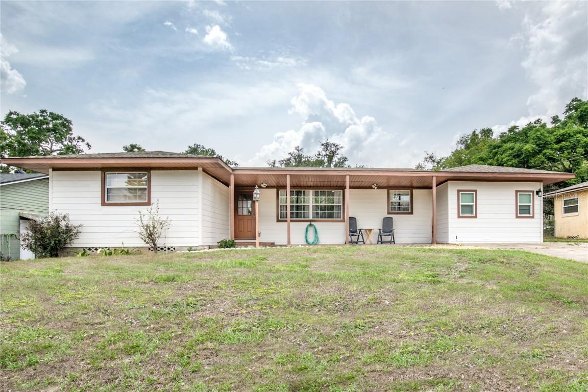 800 Jefferis Ct., Eustis, FL 32726