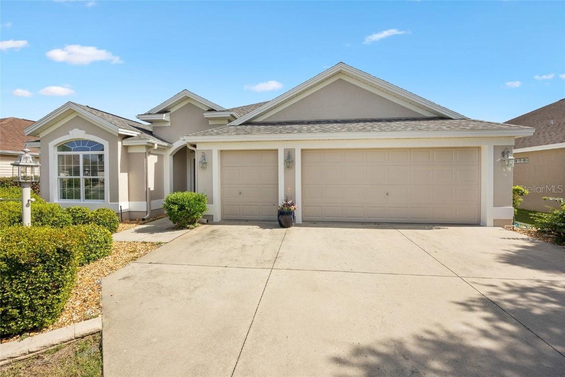 1642 Pennecamp Dr., The Villages, FL 32162
