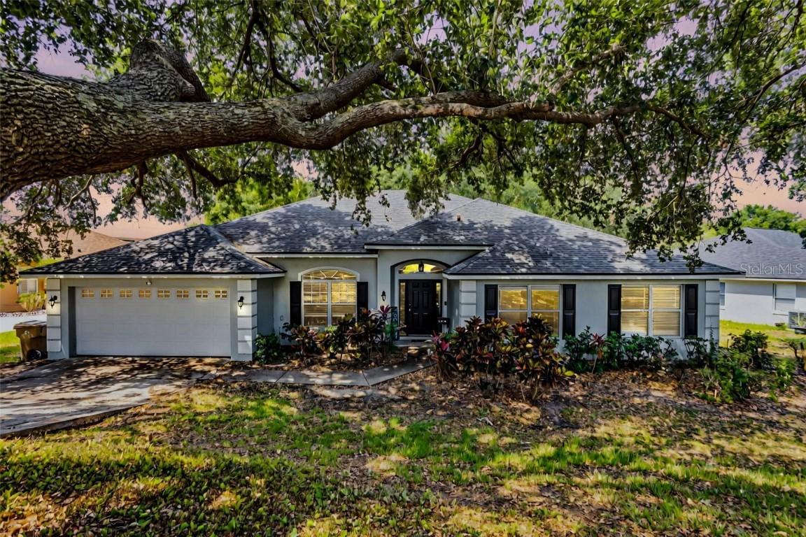 11126 Oakshore Ln., Clermont, FL 34711
