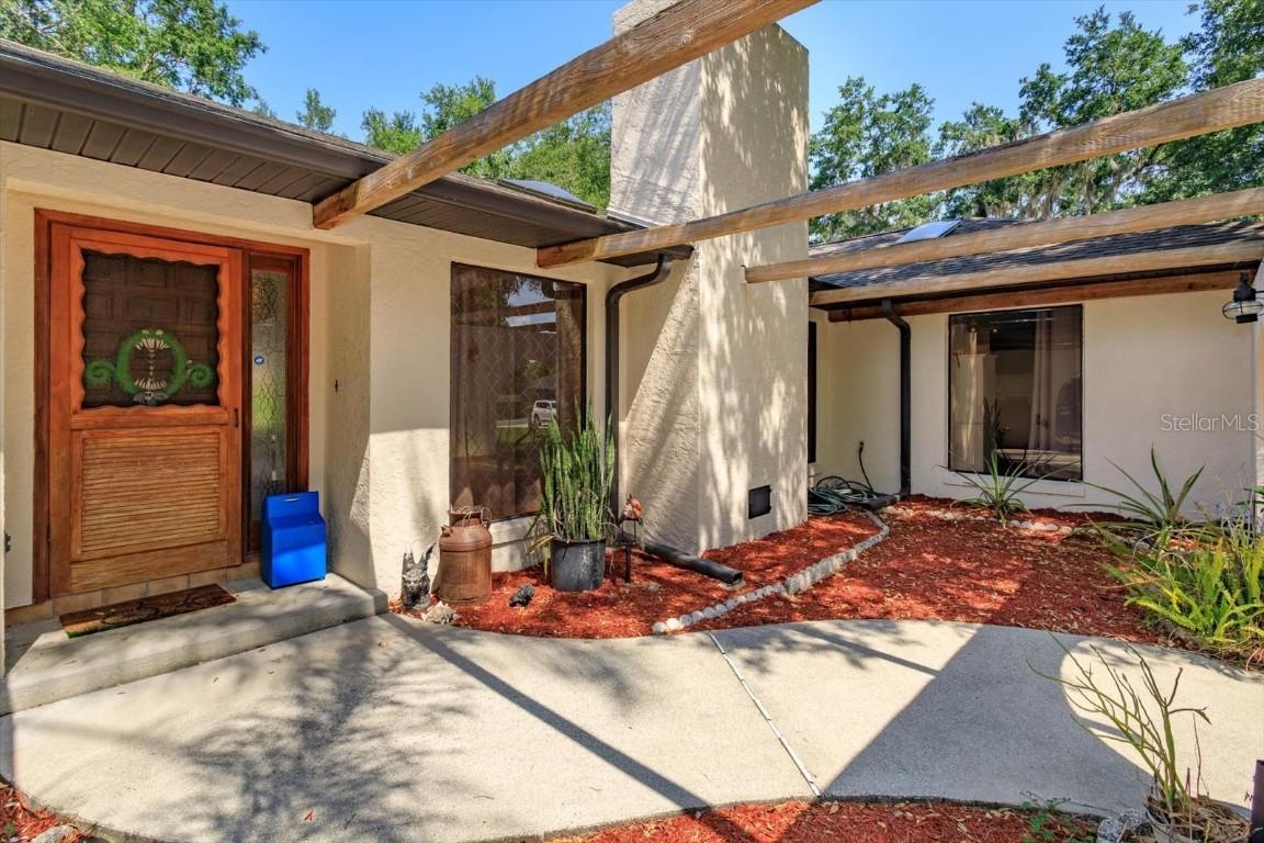 6750 Sunnyside Dr., Leesburg, FL 34748