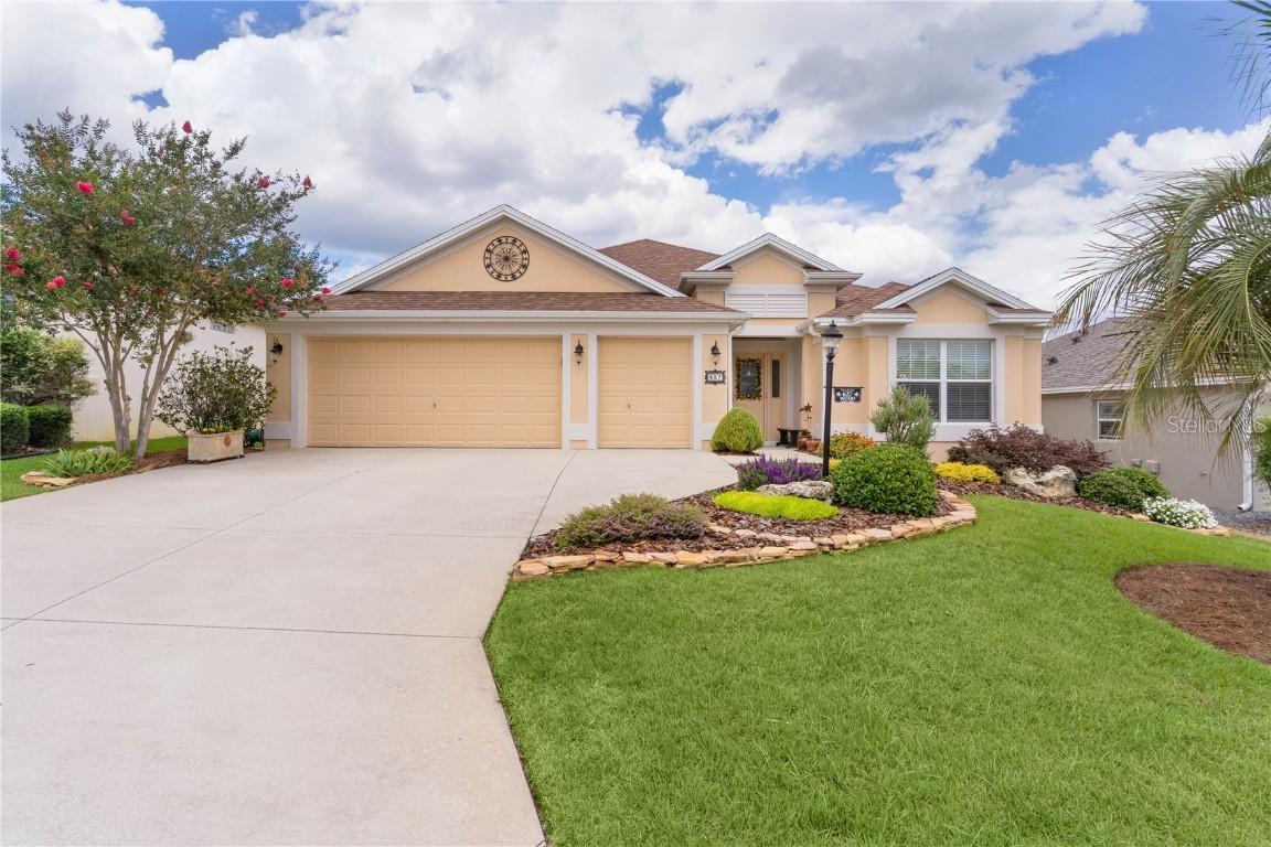 627 Leeds Pl., The Villages, FL 32162
