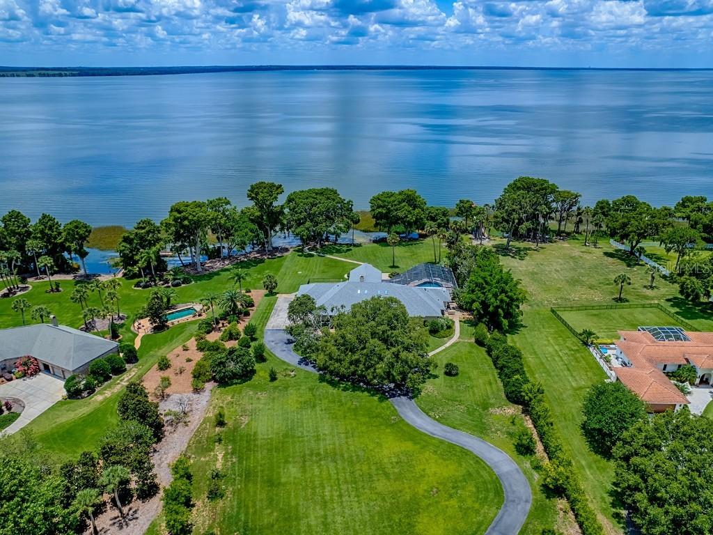 11226 Lane Park Rd., Tavares, FL 32778