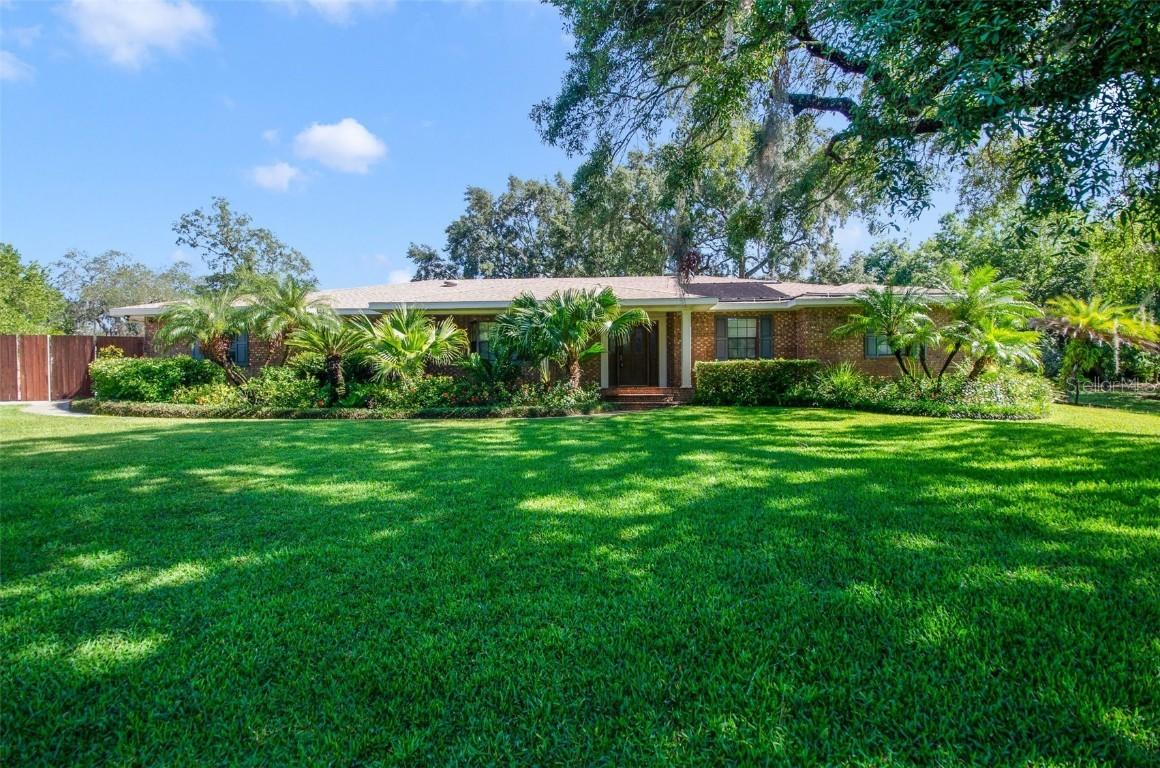 15935 J And J Dr., Tavares, FL 32778