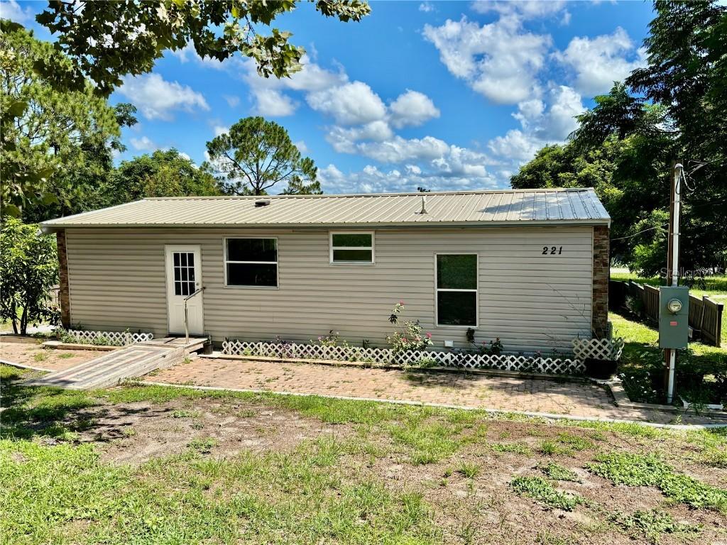 221 Skyline Dr., Lady Lake, FL 32159