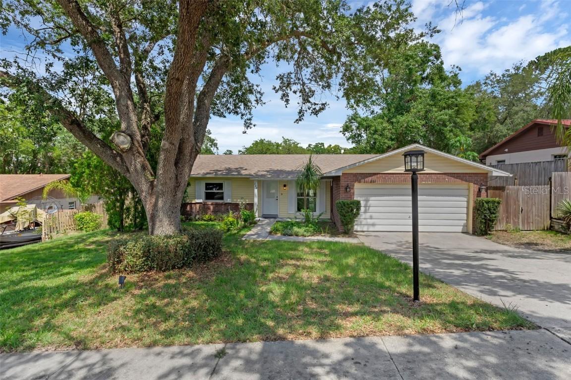 209 Edgewood Dr., Clermont, FL 34711