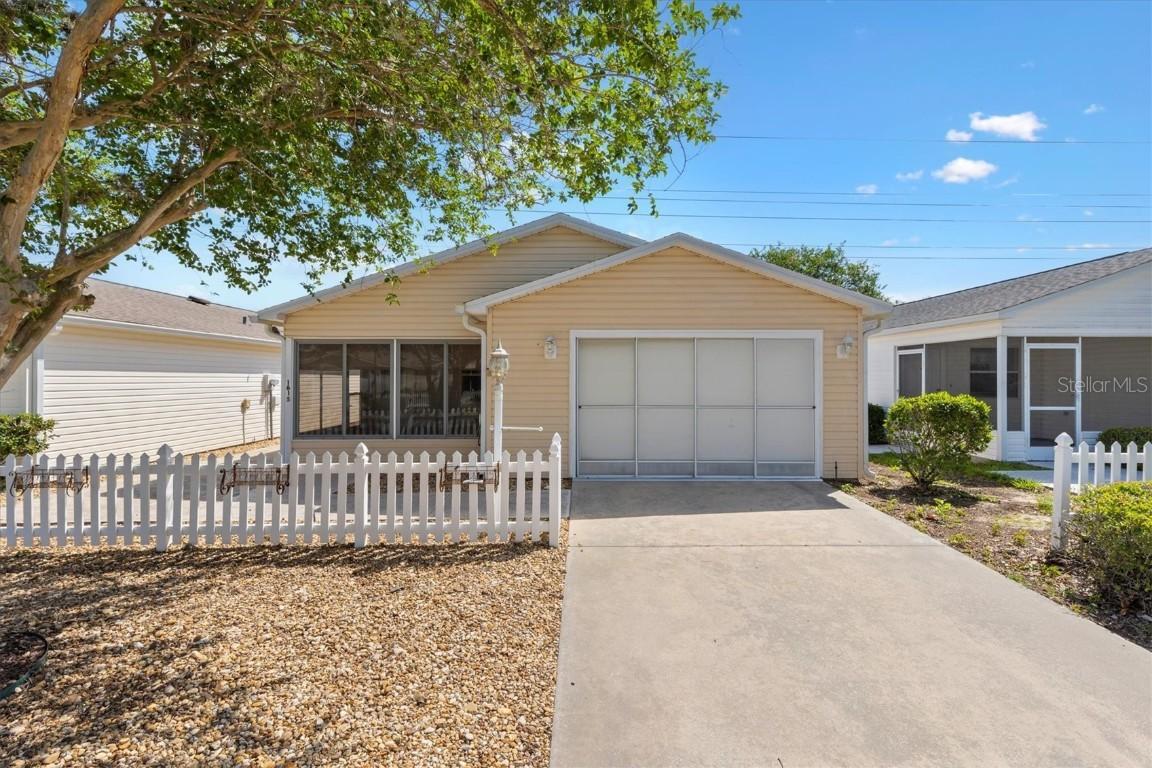 1615 Navidad St., The Villages, FL 32162