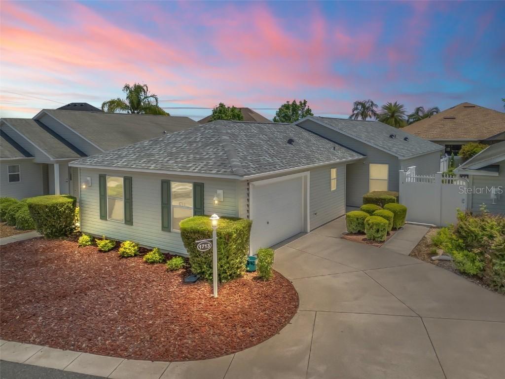 1713 Jadestone Ter., The Villages, FL 32162