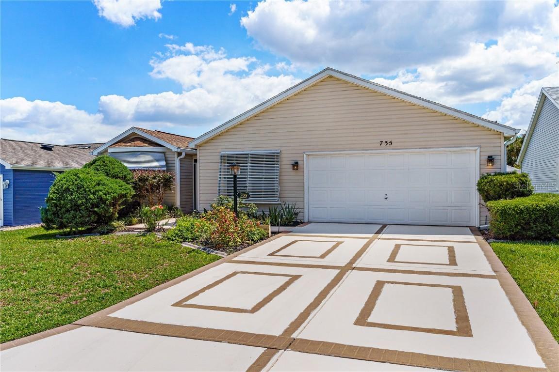 735 Palma Dr., The Villages, FL 32159
