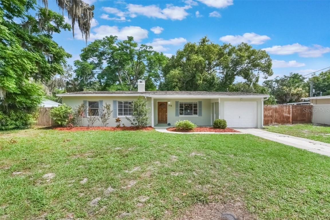 315 W 11th Ave., Mount Dora, FL 32757