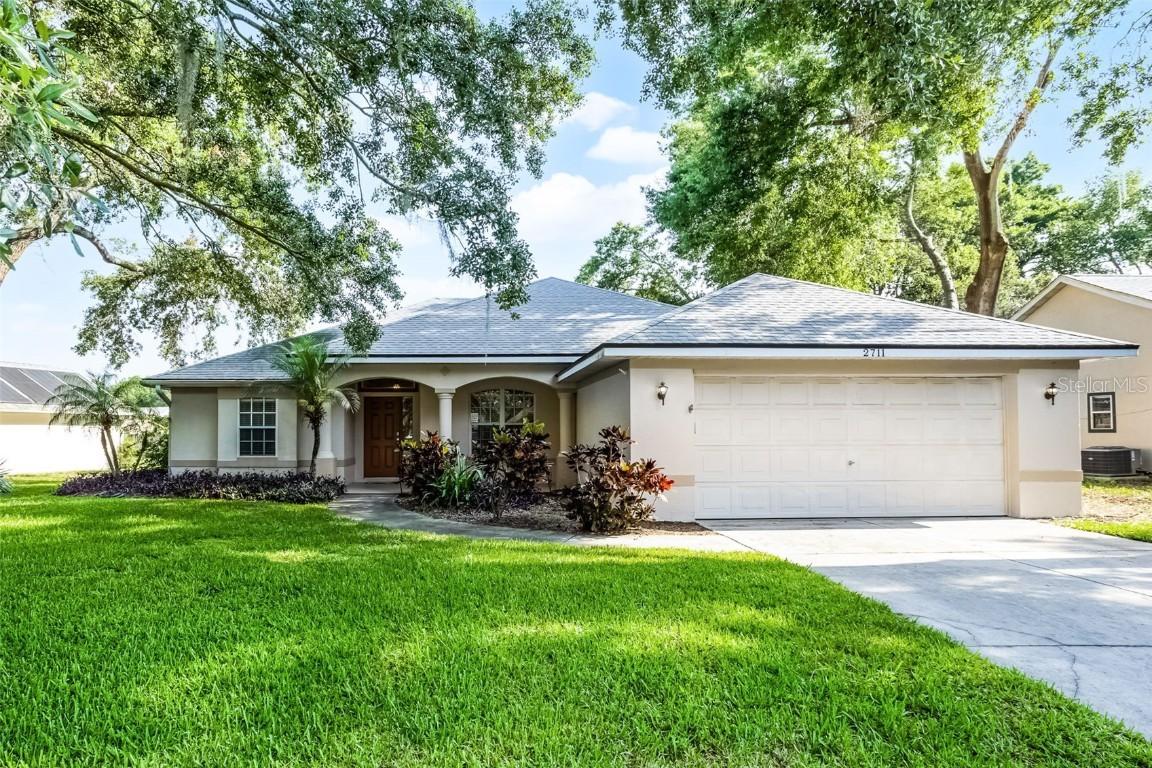 2711 Bayview Dr., Eustis, FL 32726
