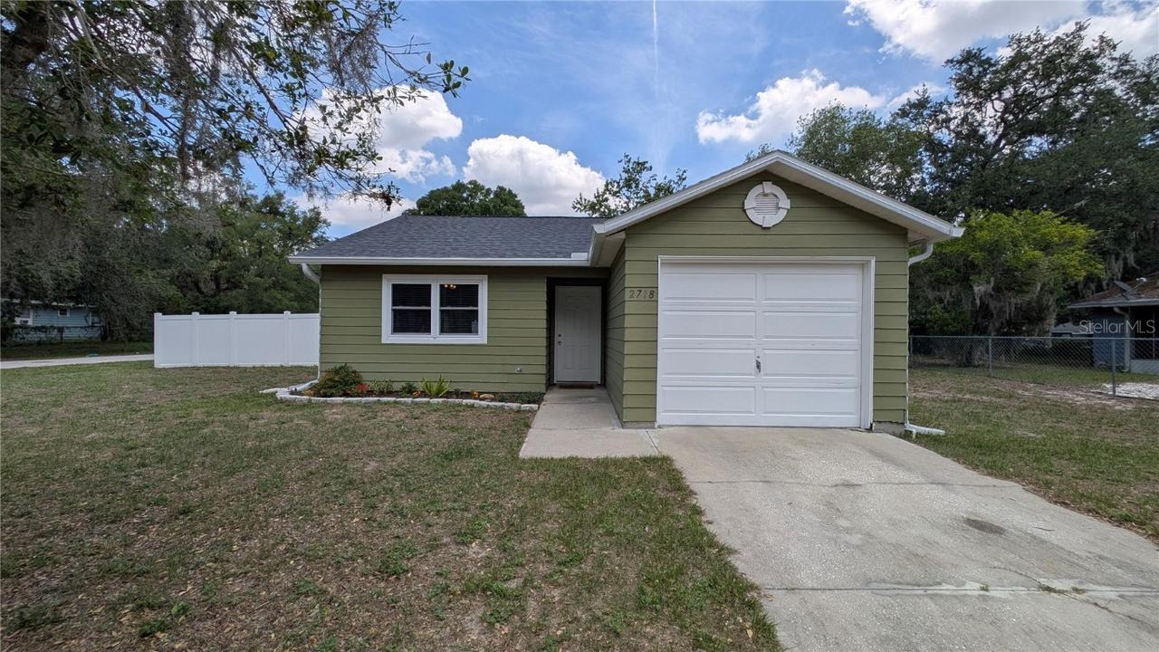 2718 Lorraine Dr., Leesburg, FL 34748