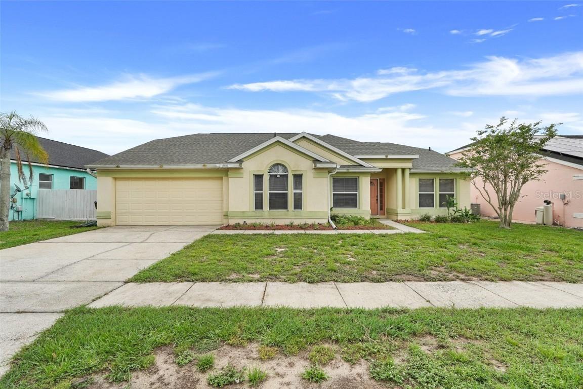 2896 Picadilly Cir., Kissimmee, FL 34747
